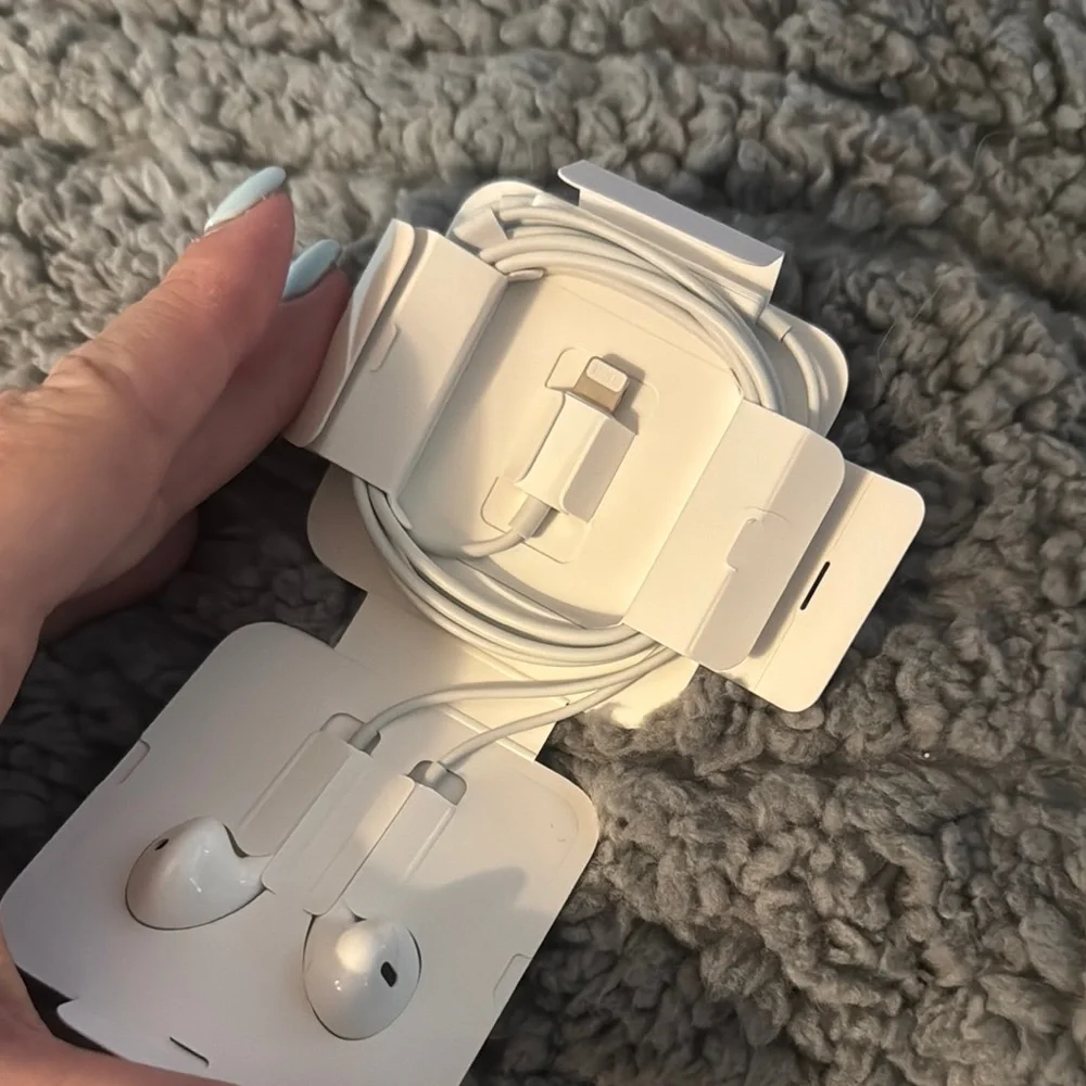 Apple sleek white